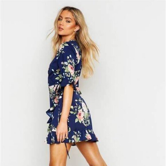 Boohoo Dresses & Skirts - Boo Hoo Womens Floral Frill Hem Wrap Dress Size 4